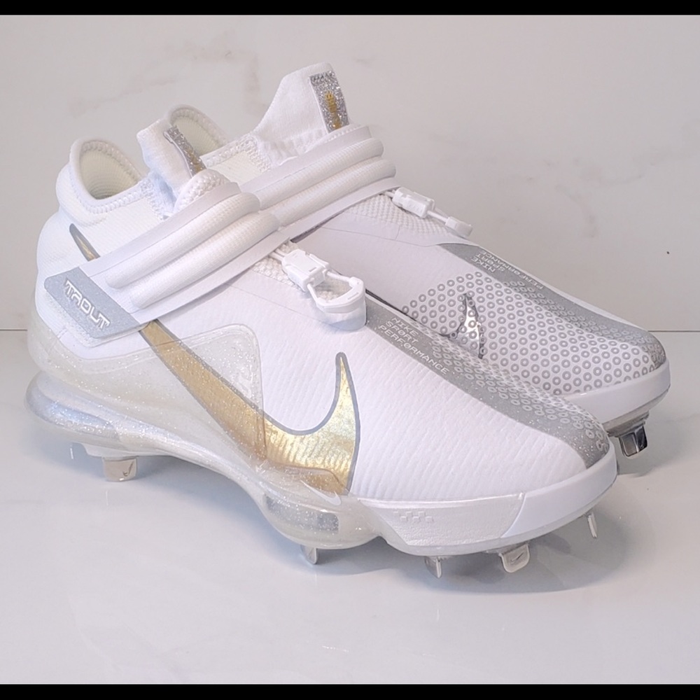 Nike Force Zoom Trout 7 size 13 Mid